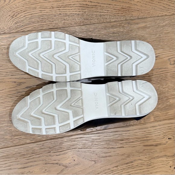Vionic Shiny Black Loafers with White Sole - Picture 5 of 9